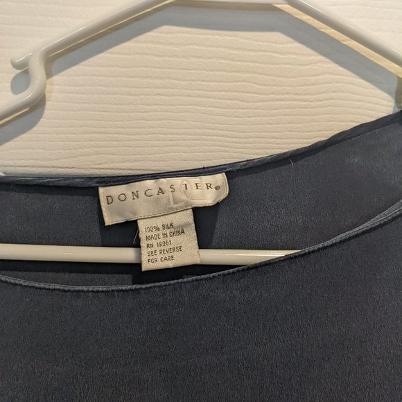 Vintage Doncaster Navy Silk 3/4 sleeve boatneck blouse - Picture 2 of 6